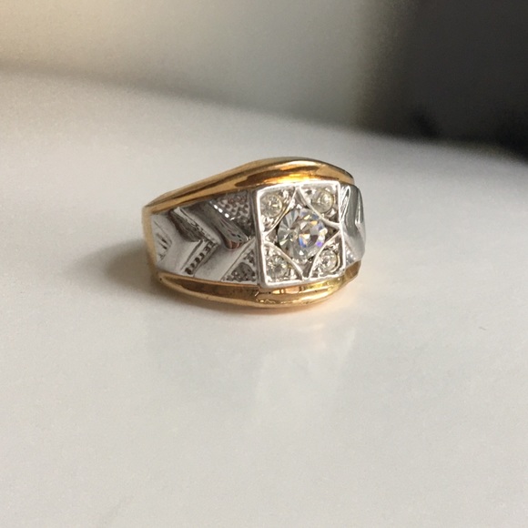 Vintage | Mens Keepsake Ring - Picture 3 of 9